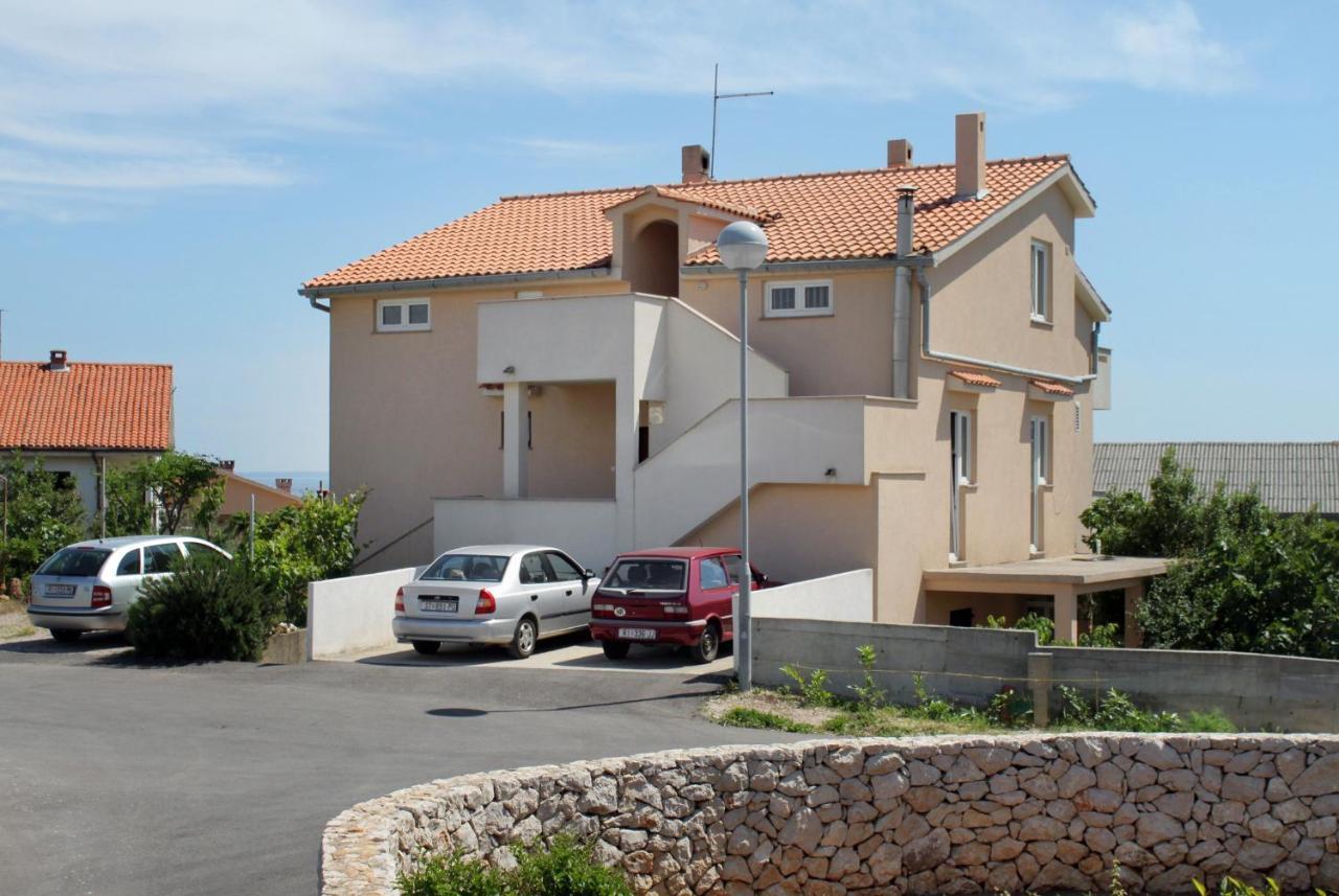 Rooms With A Parking Space Krk - 13553 Vrh  外观 照片